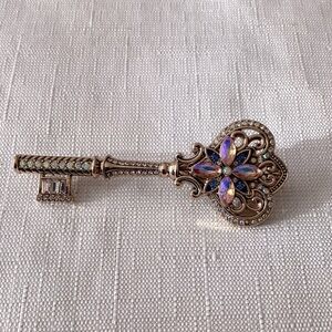 Gold Tone Key Pin
